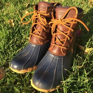 Waterproof ankle-high duck boots / rain boots